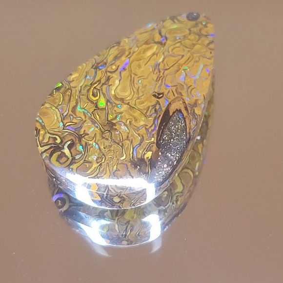 26 Carat Australian Koroit Boulder Opal - Picture 4 of 5